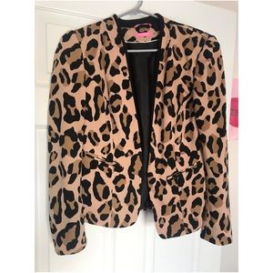 Isaac Mizrahi cheetah blazer. Size 8.